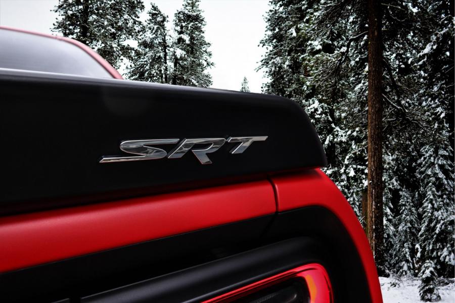 Логотип Dodge Challenger SRT Hellcat by Vilner 2020 года  (фото 8 из 27)